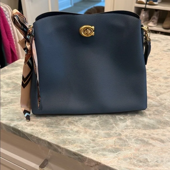 Coach Navy Blue Shoulder Bag with Gold Accents - Picture 2 of 7